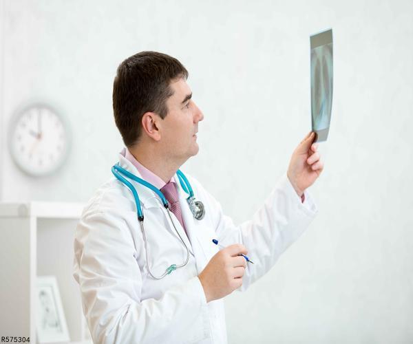 老年廣泛期小細(xì)胞肺癌患者從鞏固放療中獲益